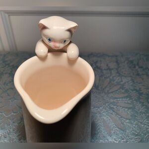 Pitcher/ Creamer made of Ceramic White Kitten w/ Blue Eyes! New never used!